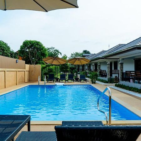 Thai Smile Resort Районг Экстерьер фото