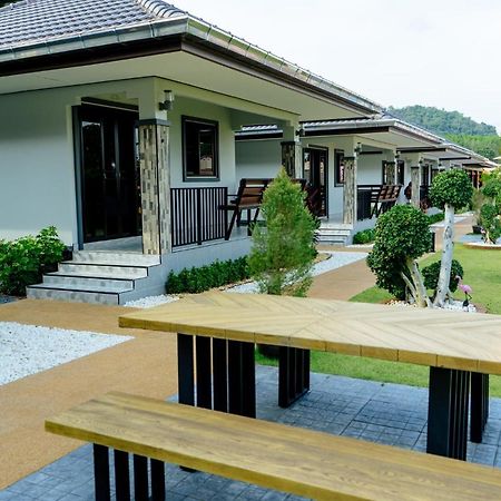 Thai Smile Resort Районг Экстерьер фото