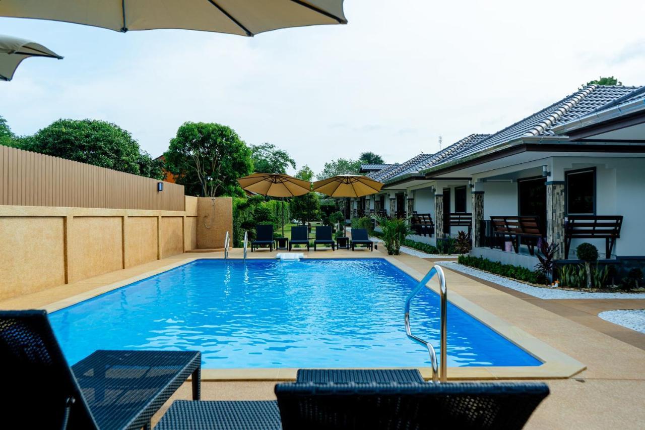 Thai Smile Resort Районг Экстерьер фото